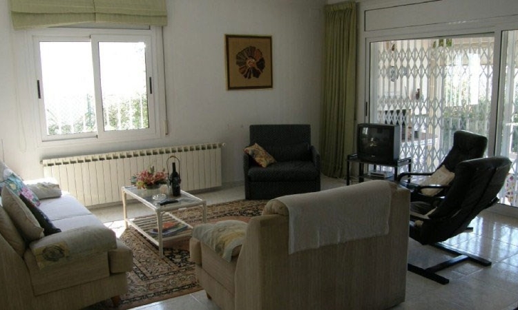 Вилла ROSA BLANCA с бассейном, расположенная в урбанизации Льорет Блау в 6 км от Льорет де Мар Вилла ROSA BLANCA с бассейном, расположенная в урбанизации Льорет Блау в 6 км от Льорет де Мар