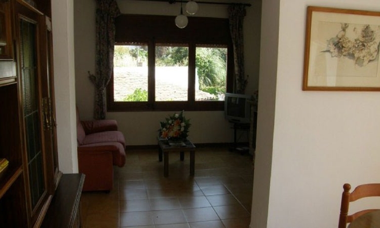 Вилла SOL I PINS с бассейном, расположенная в урбанизации Льорет Блау в 6 км от Льорет де Мар. Вилла SOL I PINS с бассейном, расположенная в урбанизации Льорет Блау в 6 км от Льорет де Мар.