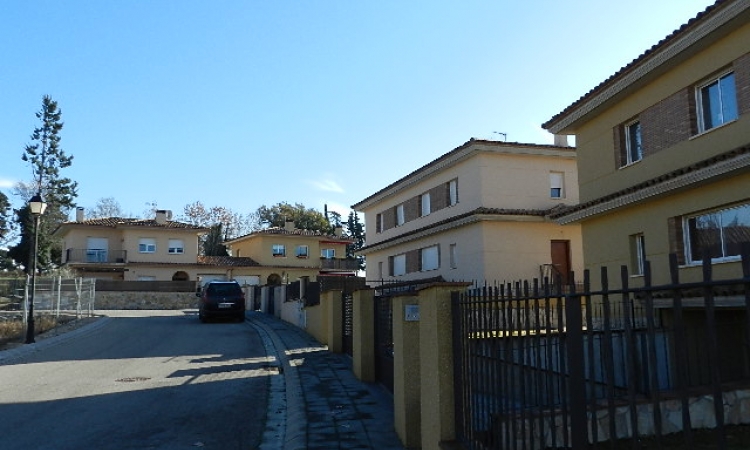 Коттедж в урбанизации Mas Flassia, в тихом жилом районе города Видререс (Vidreres)