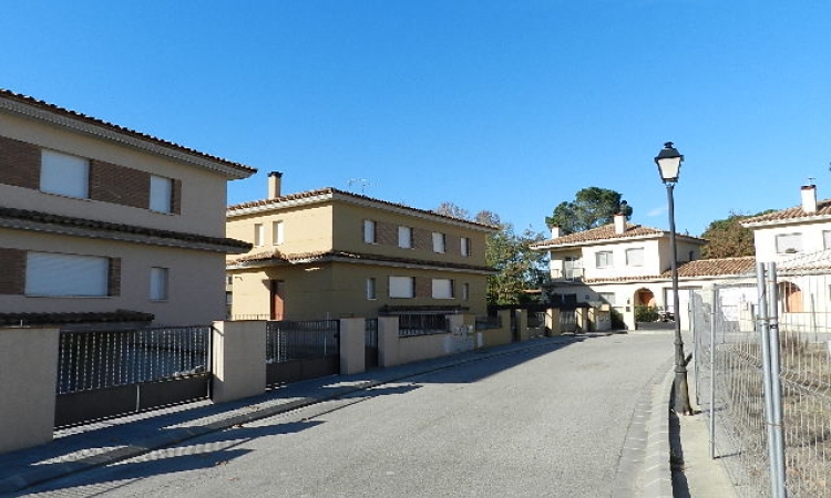 Коттедж в урбанизации Mas Flassia, в тихом жилом районе города Видререс (Vidreres) Коттедж в урбанизации Mas Flassia, в тихом жилом районе города Видререс (Vidreres)