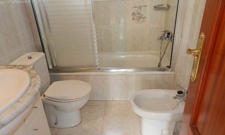 Вилла SOL I PINS с бассейном, расположенная в урбанизации Льорет Блау в 6 км от Льорет де Мар. Вилла SOL I PINS с бассейном, расположенная в урбанизации Льорет Блау в 6 км от Льорет де Мар.